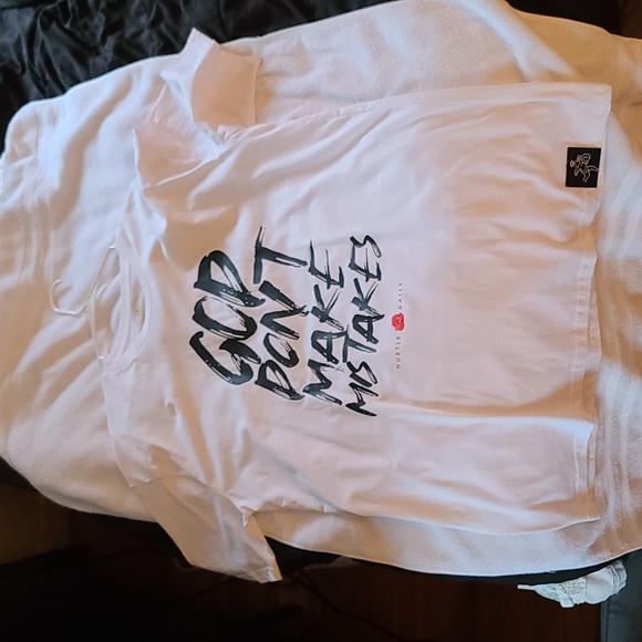 Shirt 👕 - Picture 1 of 1